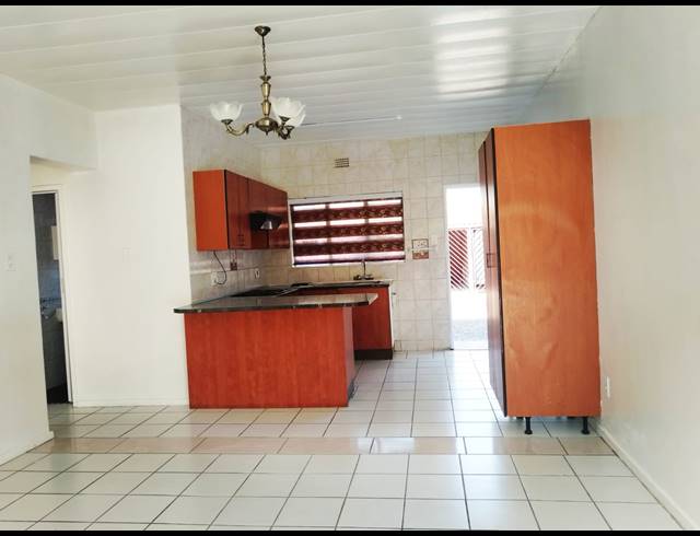 2 BEDROOM FLAT FOR SALE IN EDLEEN